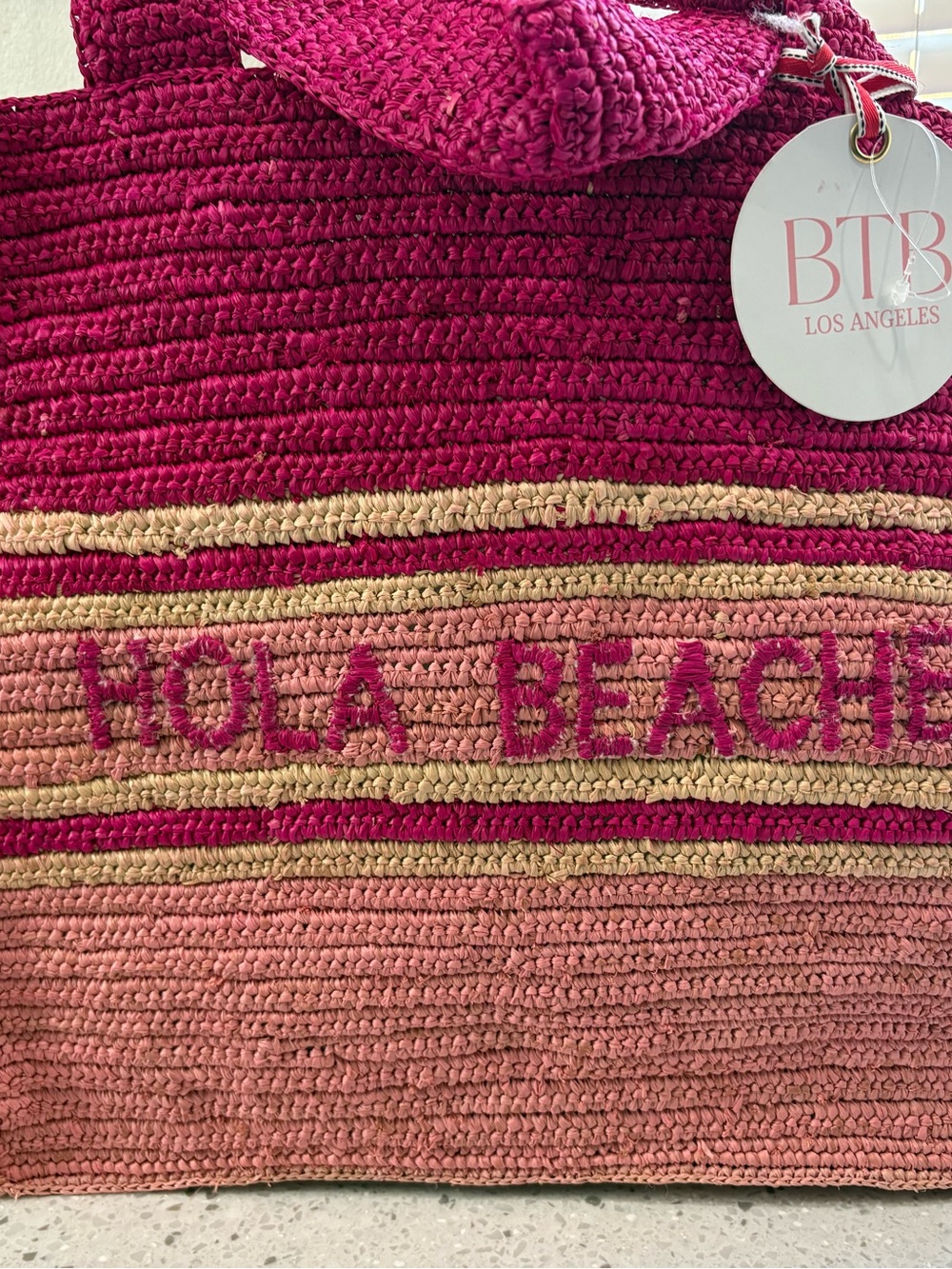 NWT BTB Los Angeles straw tote bag with "Hola Beaches" embroidered lettering - Picture 3 of 15